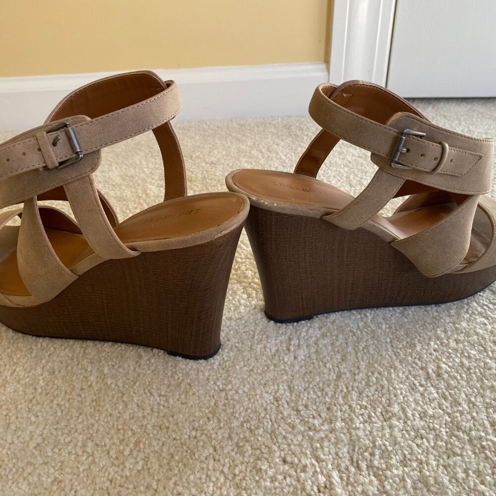 INDIGO RD. tan suede strappy platform sandals, 4" wedge, sz 10 - Picture 5 of 9